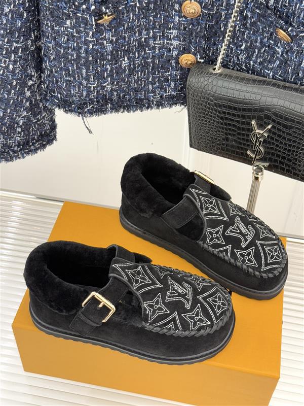 2025126113534366 310